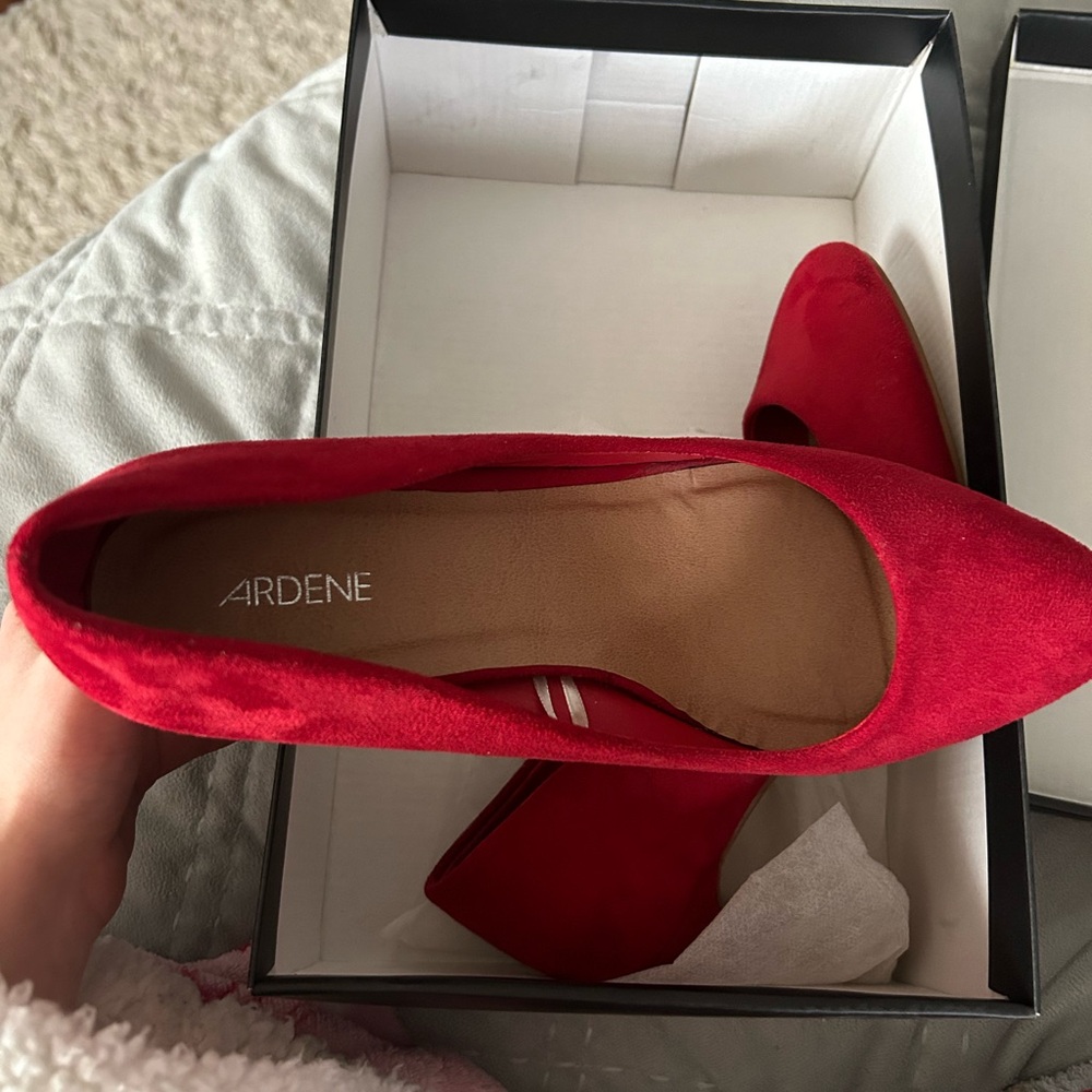 Red heels - Picture 2 of 3